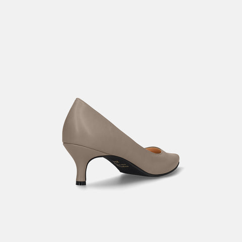 10% OFF: 2024SS: iCoN COLORS: Pointed Toe Smooth Pumps (C57173) Greige
